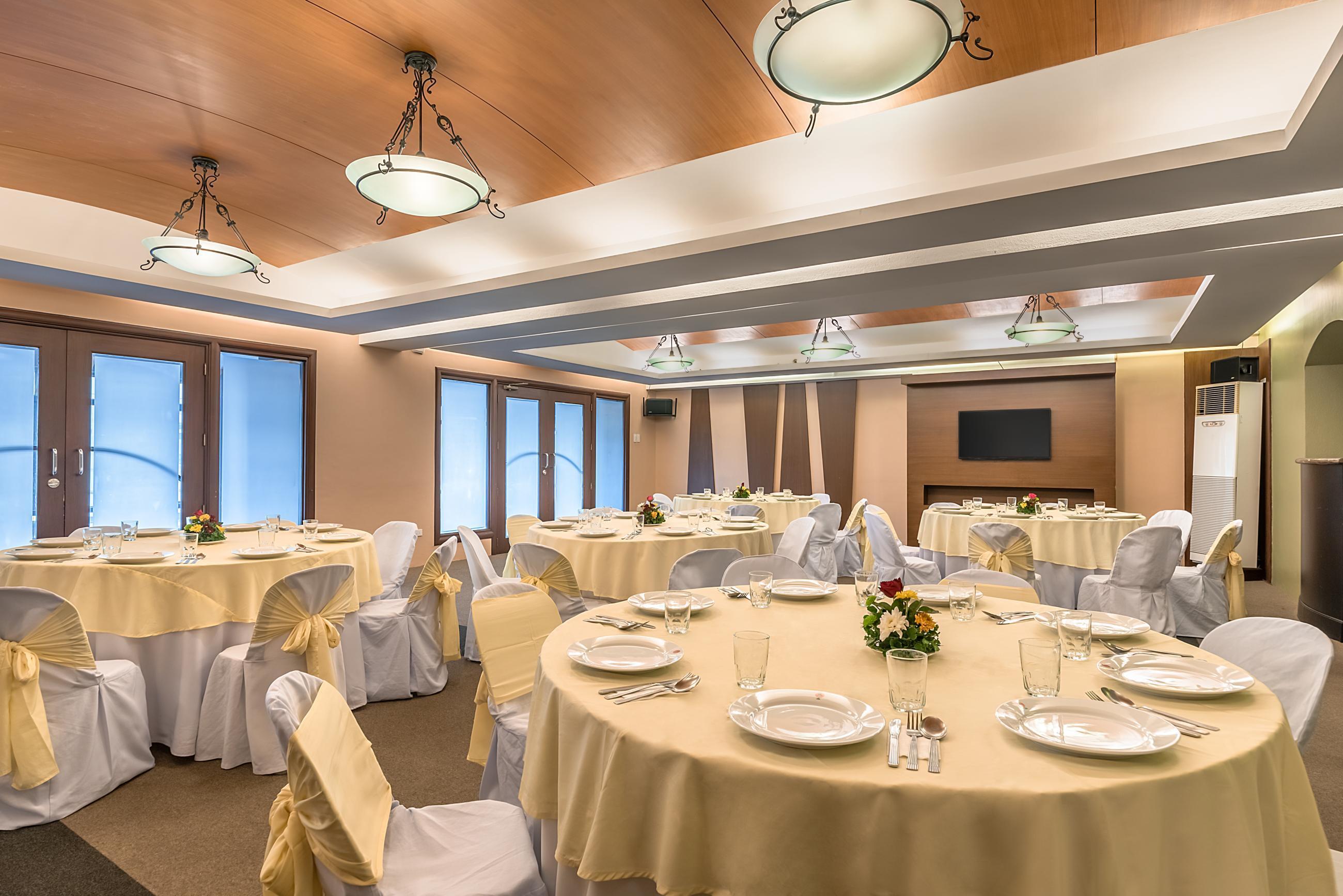 Tropicana Suites Manilla Buitenkant foto