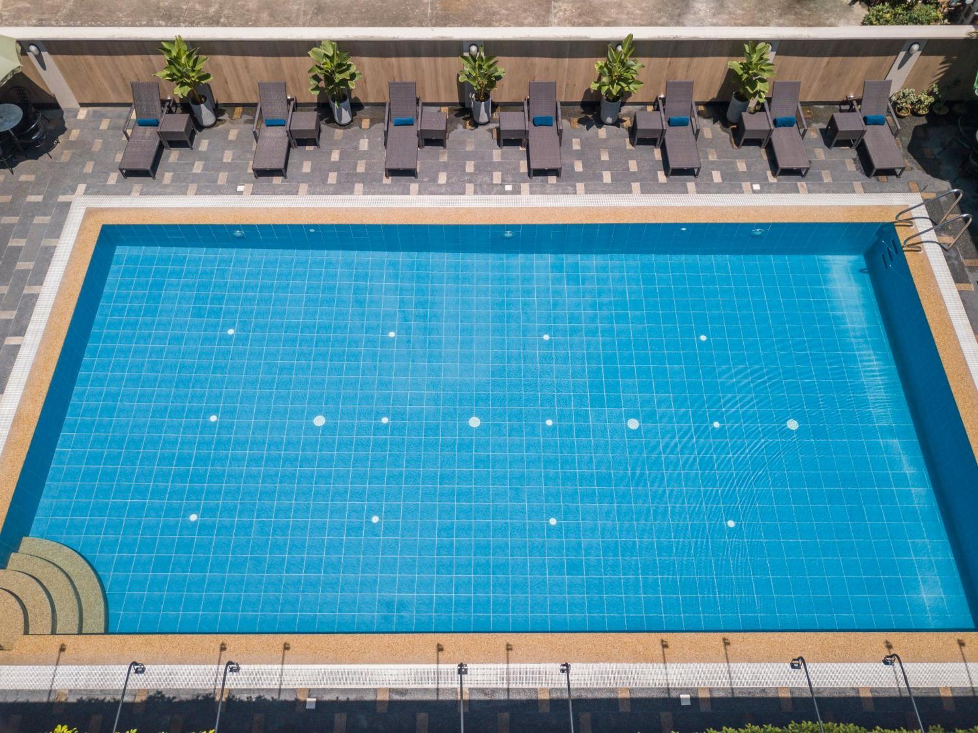 Tropicana Suites Manilla Buitenkant foto