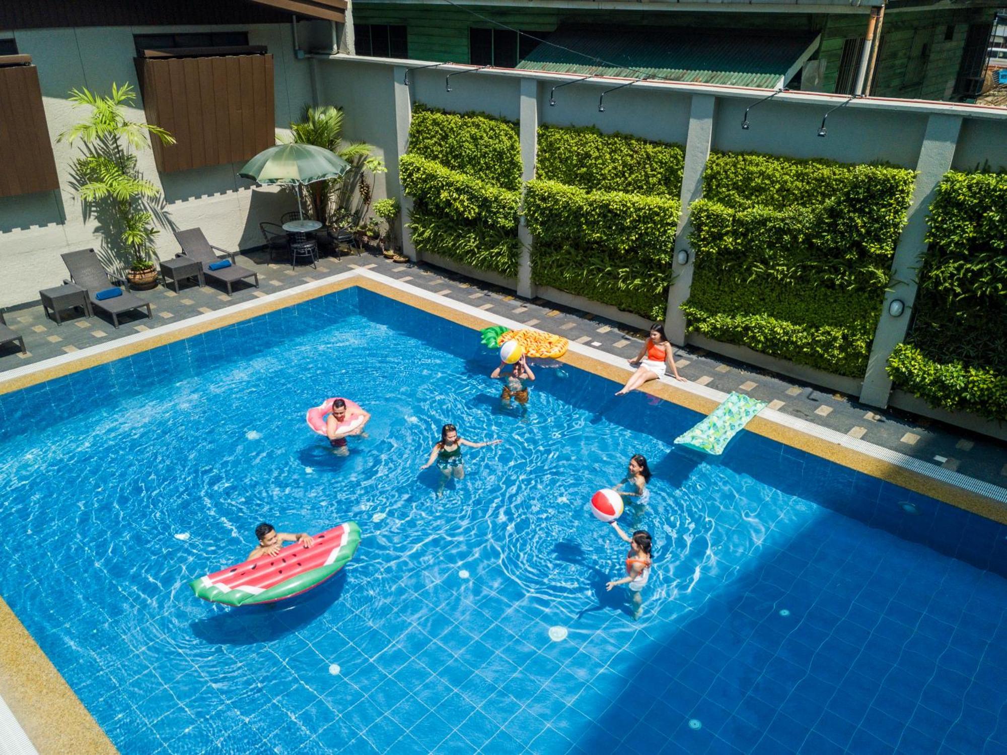 Tropicana Suites Manilla Buitenkant foto