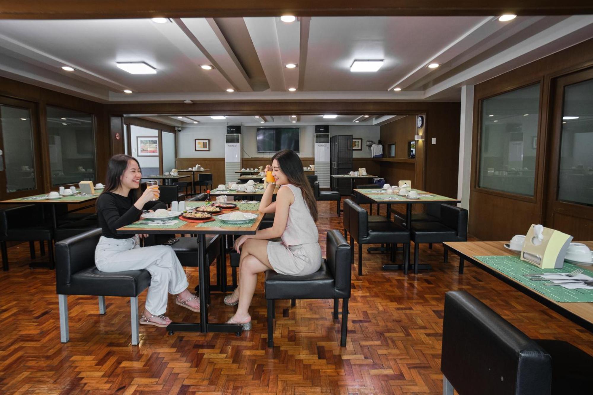 Tropicana Suites Manilla Buitenkant foto