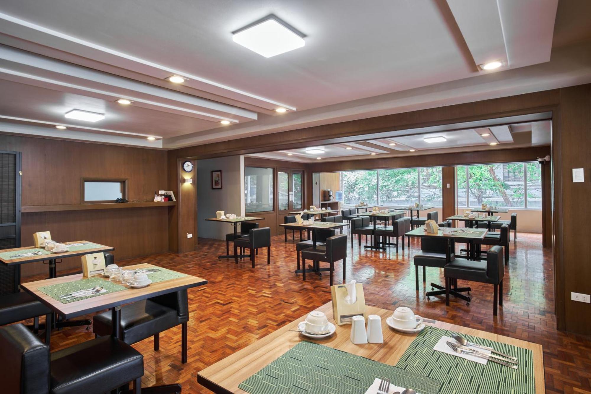 Tropicana Suites Manilla Buitenkant foto