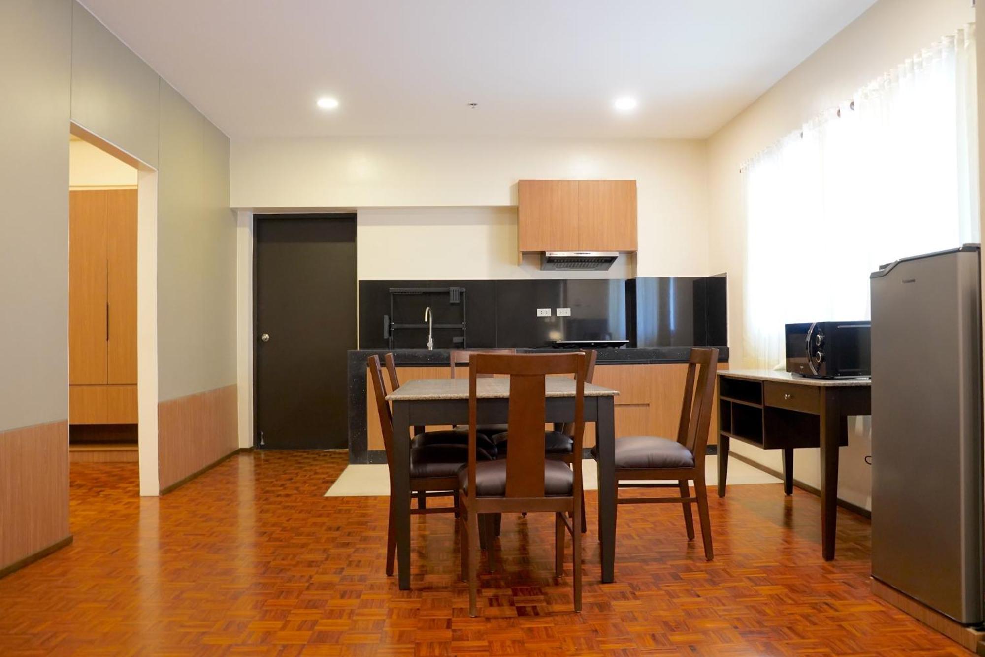 Tropicana Suites Manilla Buitenkant foto