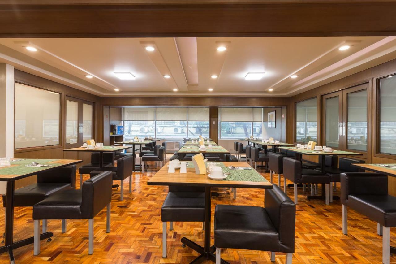 Tropicana Suites Manilla Buitenkant foto