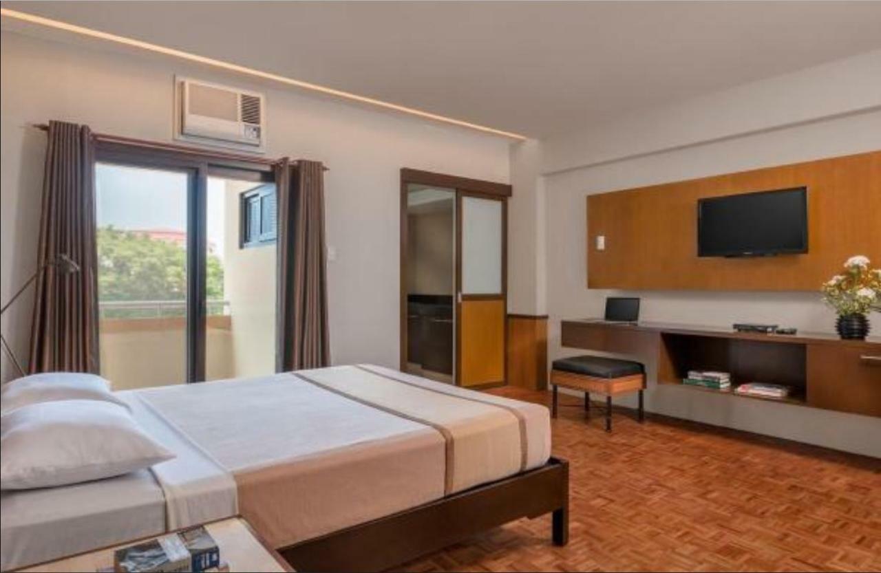 Tropicana Suites Manilla Buitenkant foto